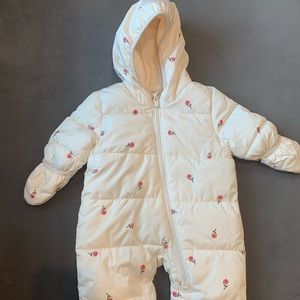Old navy with with roses snowsuit. Size 0-3 months